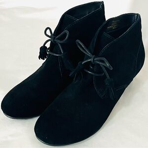 Black Suede Wedge Tassel Lace Up Boho Ankle Booties  Size 7.5